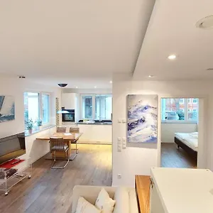 Apartment Stilvolle In Elbnaehe Mit Balkon, Parkplatz, Dresden